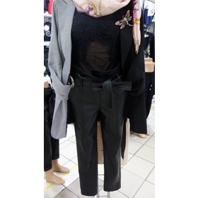 Pantaloni din piele ecologica