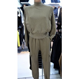Compleu din tricot