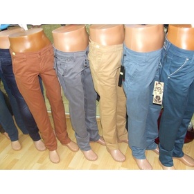 Pantaloni barbatesti