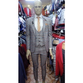 Costum in carouri